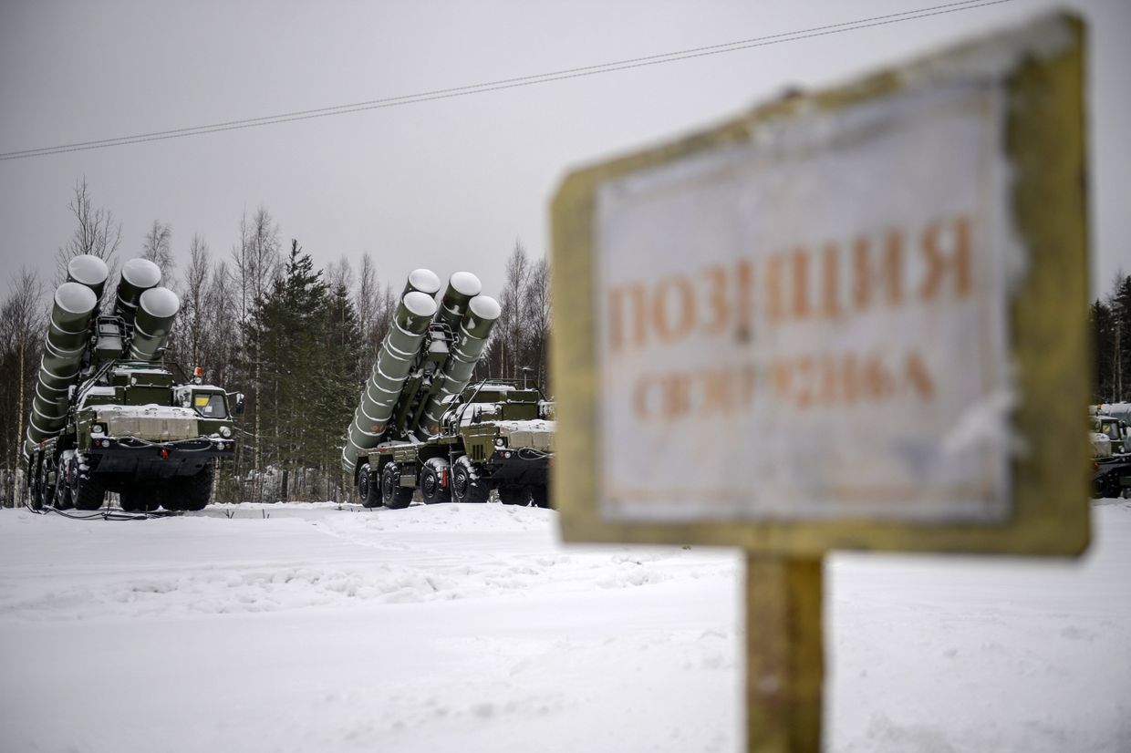 Военные учения с применением ЗРС С-400 в Ленинградской области