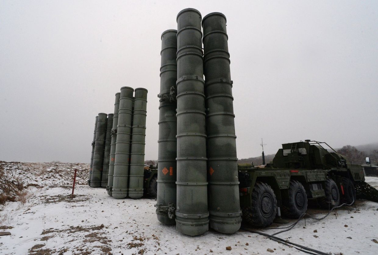 Дивизион ЗРК С-400 заступил на боевое дежурство в районе Владивостока