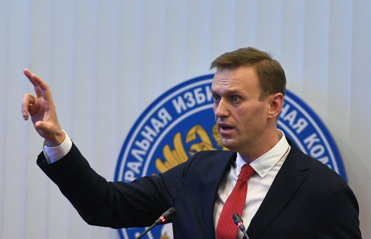 Алексей Навальный на заседании Центральной избирательной комиссии РФ Алексей Навальный на заседании Центральной избирательной комиссии РФ