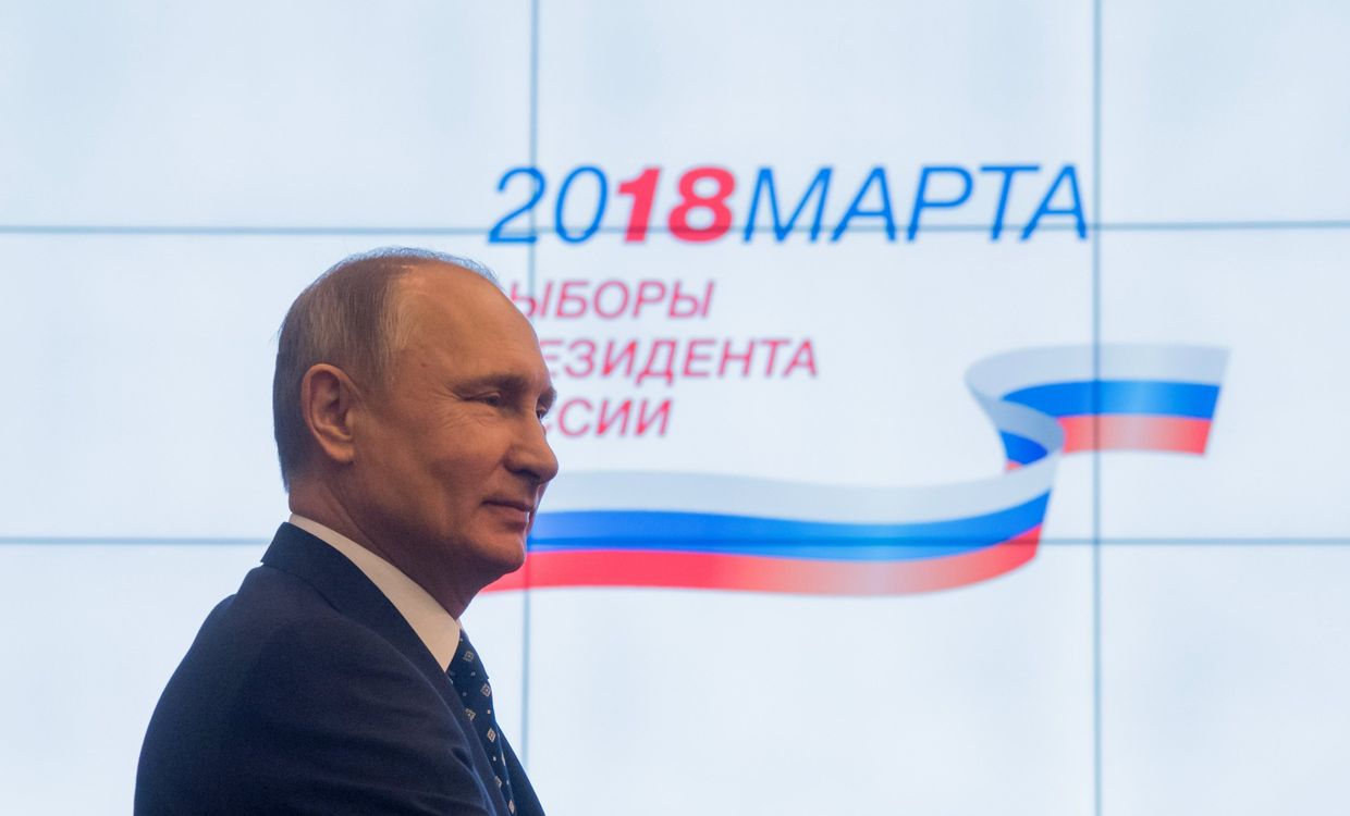 Президент РФ Владимир Путин в ЦИК во время подачи документов для выдвижения кандидатом на предстоящих в 2018 году выборах президента РФ