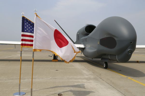 БПЛА Global Hawk на авиабазе в Японии