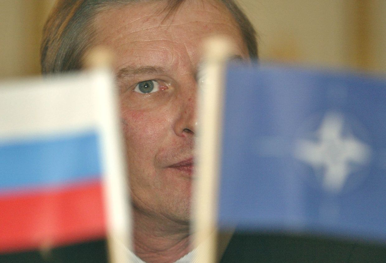 Министр обороны России Сергей Иванов во время совместной пресс-конференции с генеральным секретарем НАТО
