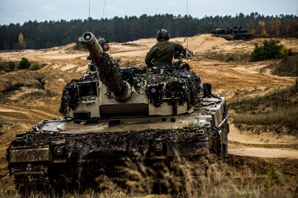 Норвежский танк «Леопард» во время военных учений в Литве