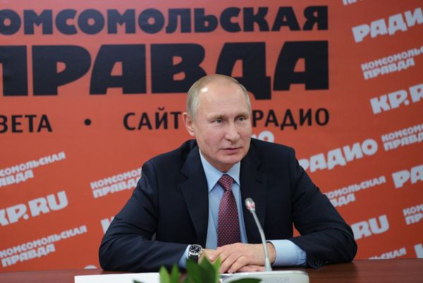  Президент РФ Владимир Путин на встрече с руководителями российских печатных СМИ и информационных агентств в редакции газеты Комсомольская правда. 11 января 2018