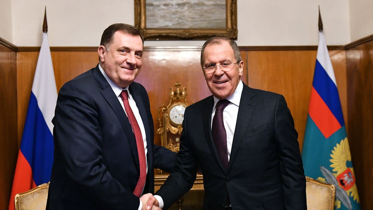 Министр иностранных дел РФ Сергей Лавров и президент республики Сербской Боснии и Герцеговины Милорад Додик во время встречи