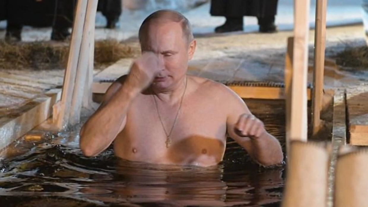 Путин на Крещение окунулся в прорубь