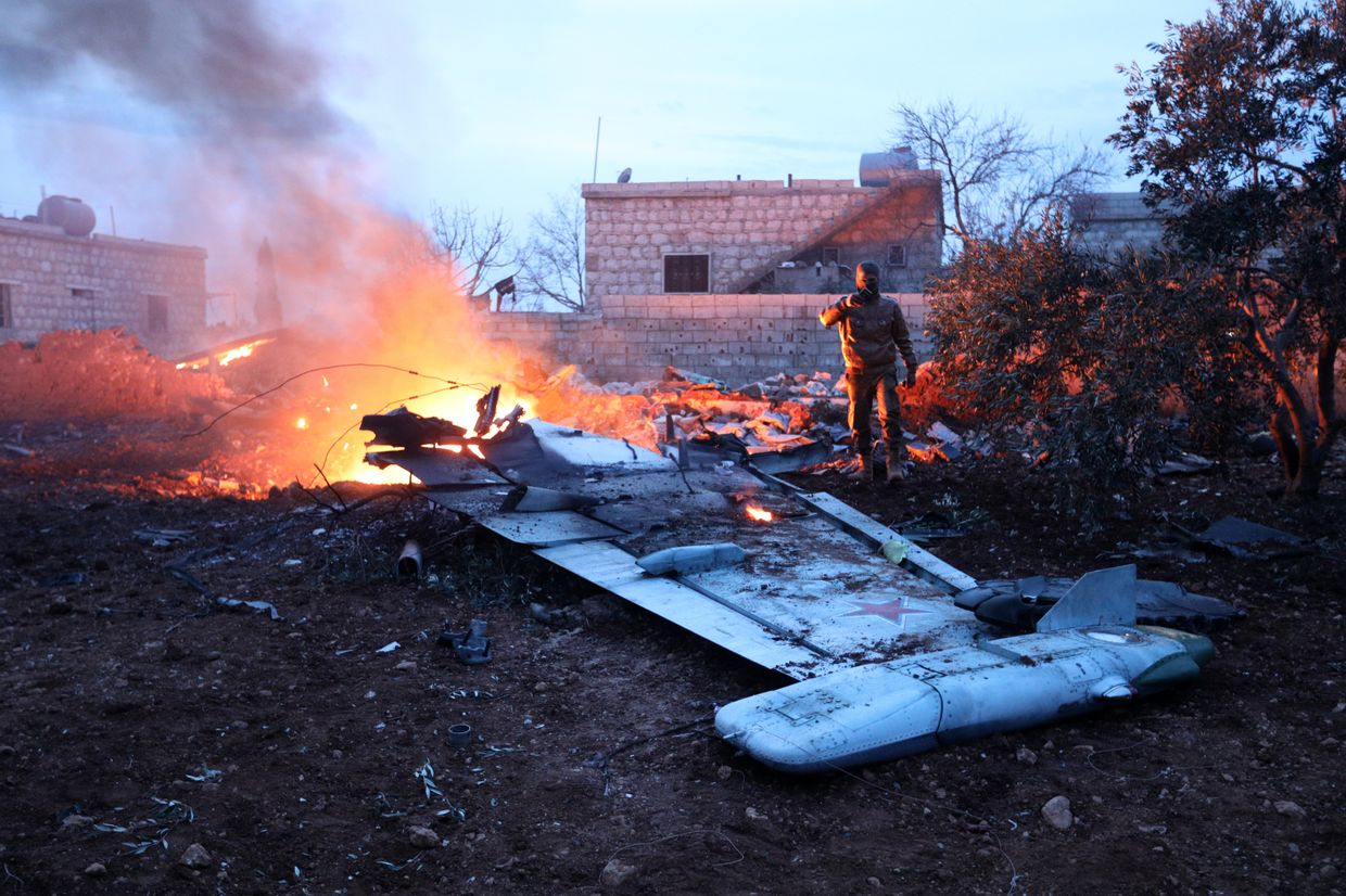 Обломки сбитого боевиками российского самолета Су-25 в Сирии. 3 февраля 2018