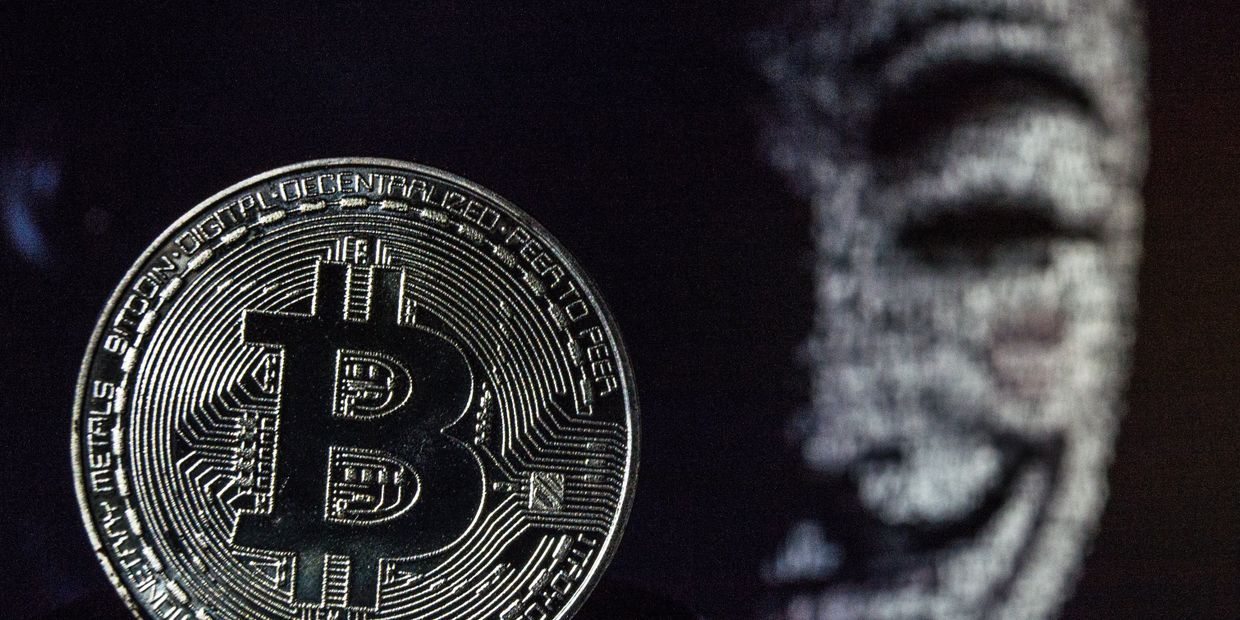 Сувенирные монеты с логотипами криптовалюты биткоин