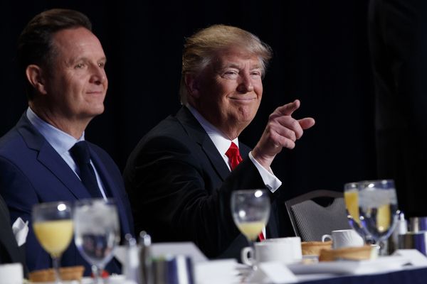 Президент Дональд Трамп во время Национального молитвенного завтрака Президент Дональд Трамп во время Национального молитвенного завтрака