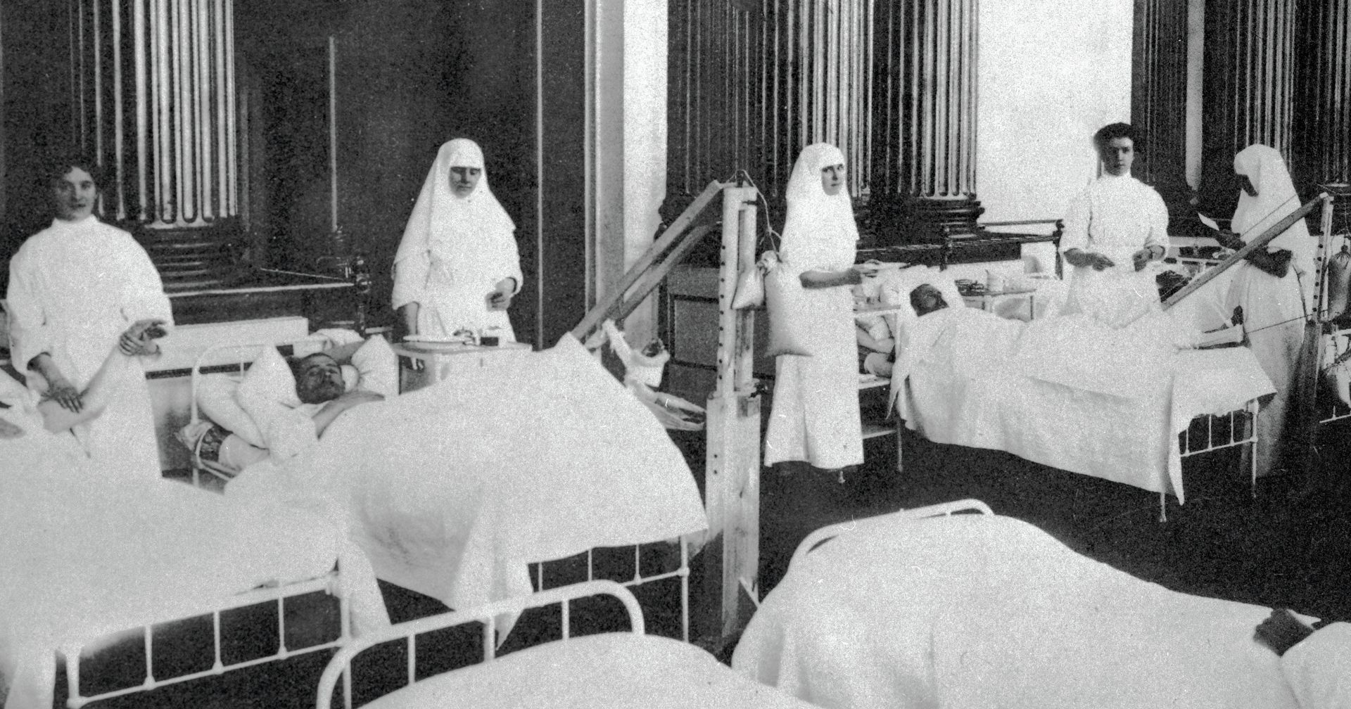 Медицинские сестры в лазарете в Зимнем дворце - ИноСМИ, 1920, 13.03.2021