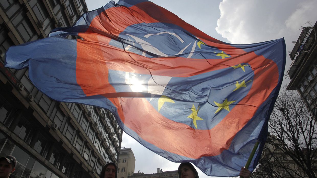 Митинг против НАТО в Белграде, Сербия