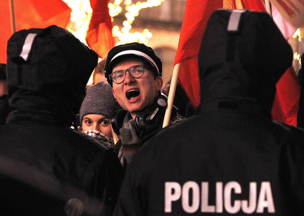 Акция протеста против закона о Холокосте в Варшаве, Польша