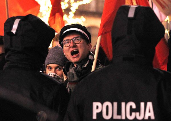 Акция протеста против закона о Холокосте в Варшаве, Польша