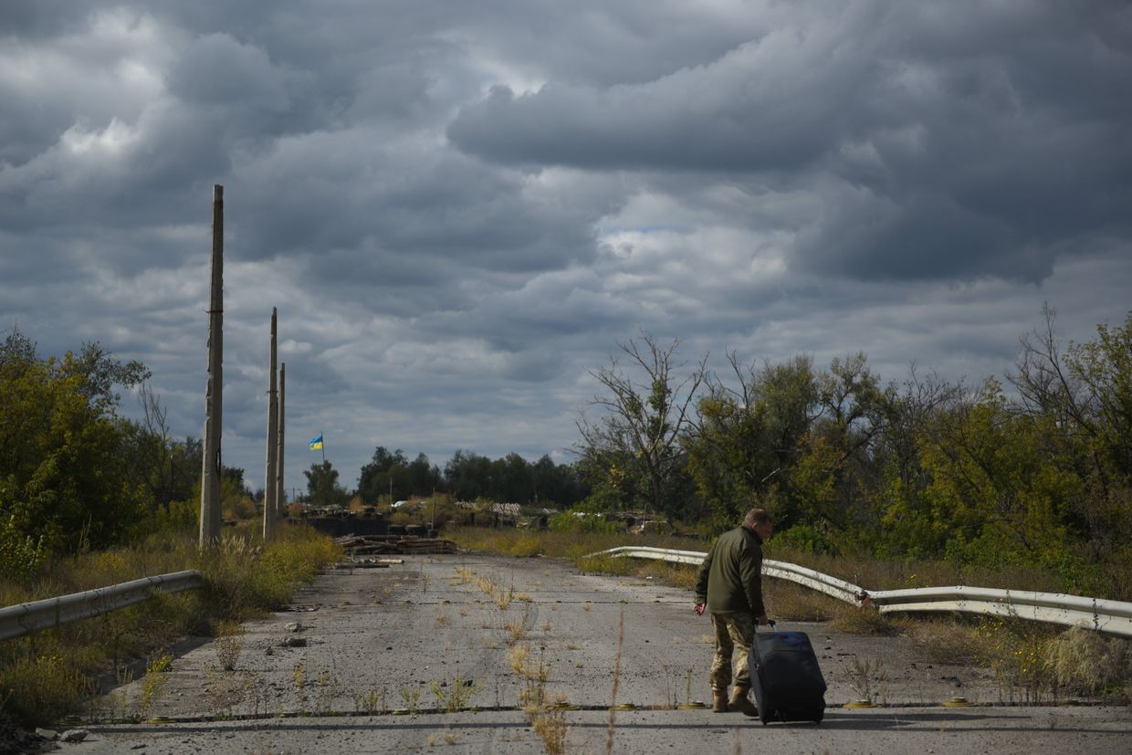 Обмен военнопленными между ДНР, ЛНР и Украиной в городе Счастье