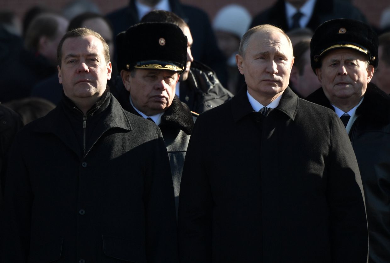 Церемония возложения венка к Могиле Неизвестного Солдата в День защитника Отечества