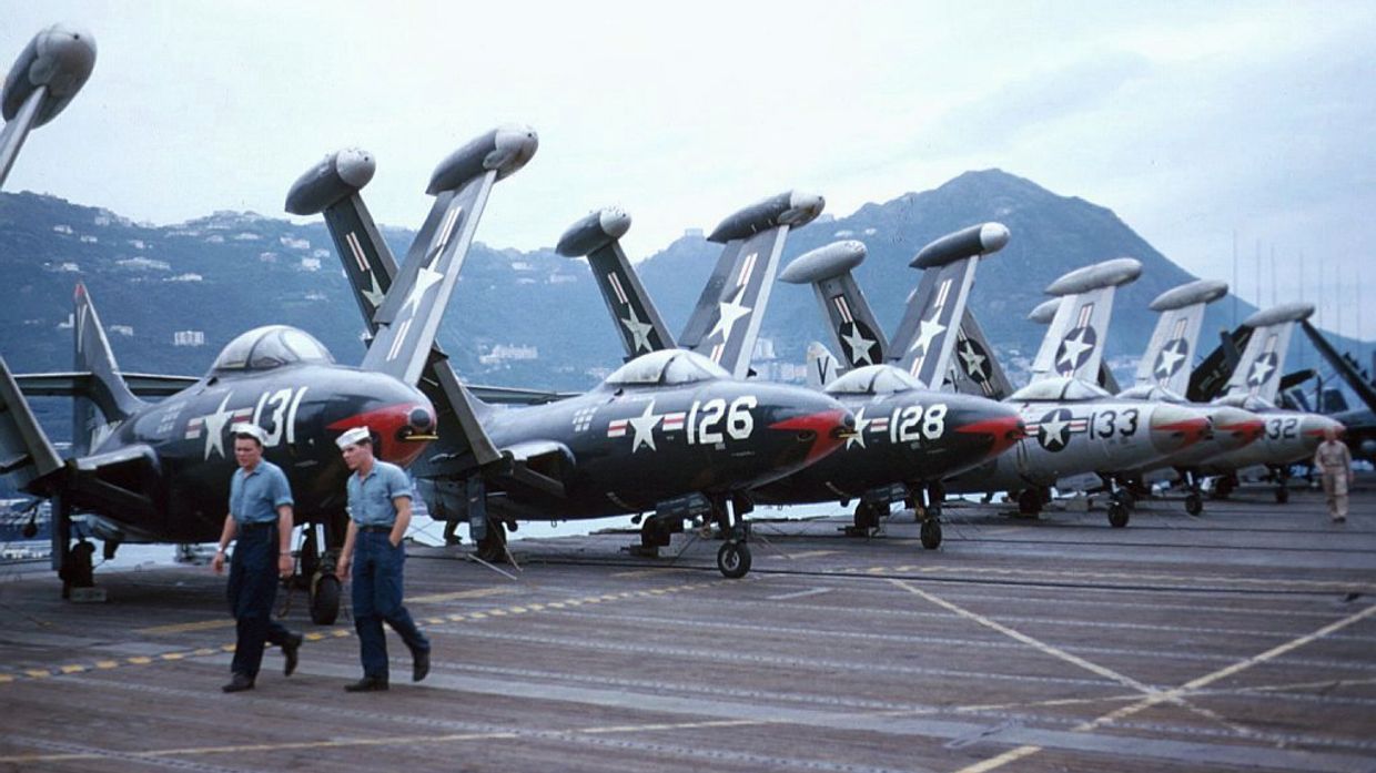 Американские истребители F9F-5s