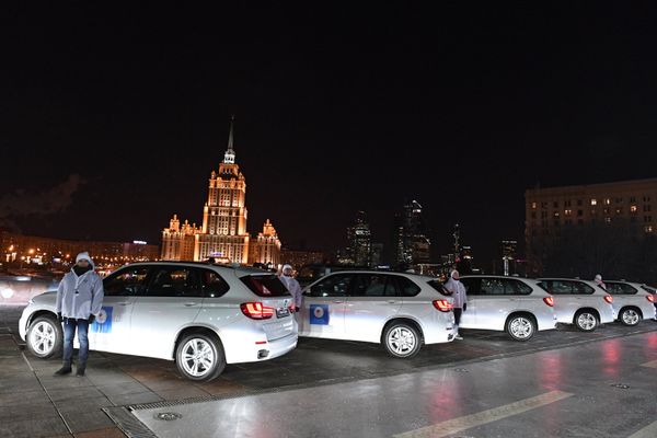 Церемония вручения премьер-министром РФ Д. Медведевым автомобилей победителям и призерам зимней Олимпиады -2018 в Пхенчхане