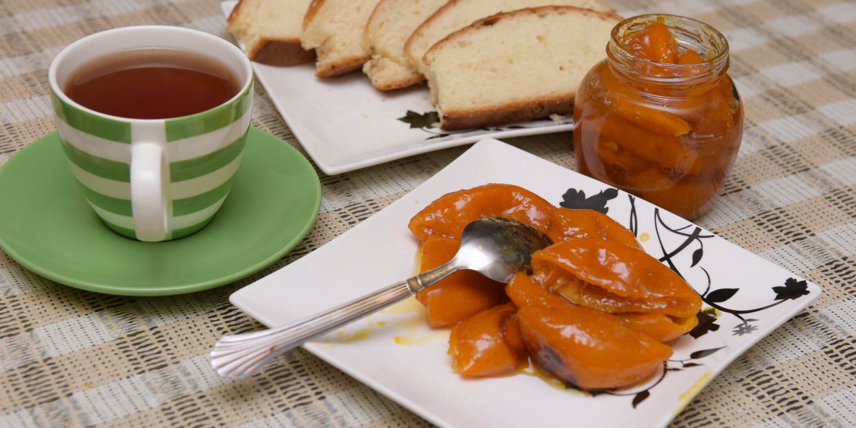 Мандариновое варенье и чай