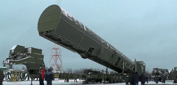 Демонстрация испытаний ракетного комплекса стратегического назначения Сармат во время послания президента РФ Владимира Путина Федеральному собранию