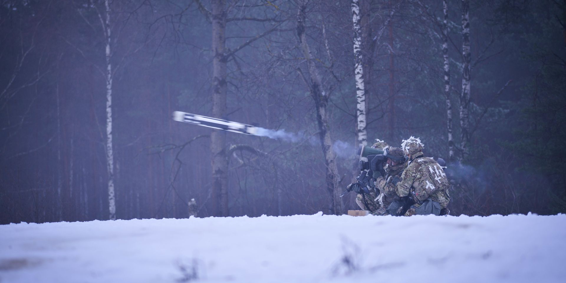 Американские военные производят выстрел из противотанкового ракетного комплекса (ПТРК) Javelin - ИноСМИ, 1920, 22.11.2021