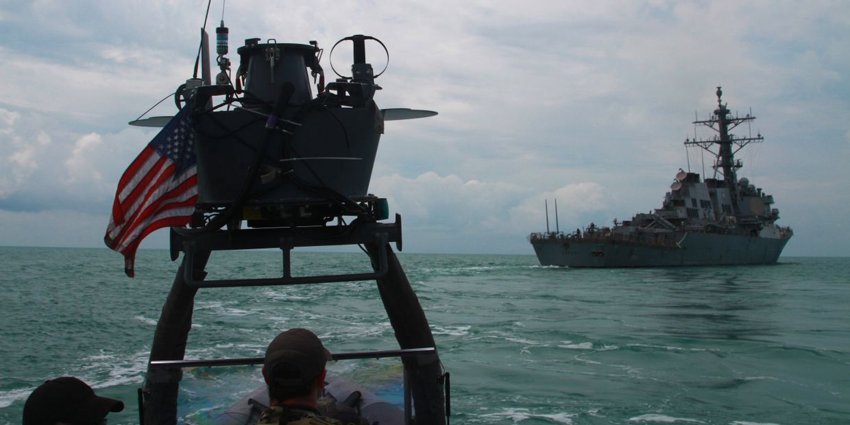 Эсминец ВМС США USS Carney во время учений в Черном море