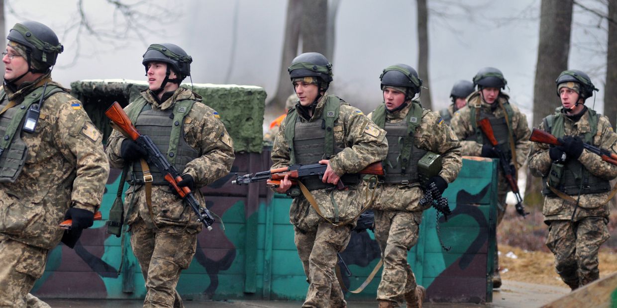 Украинские военнослужащие во время боевых учений на Яворовском полигоне в Львовской области