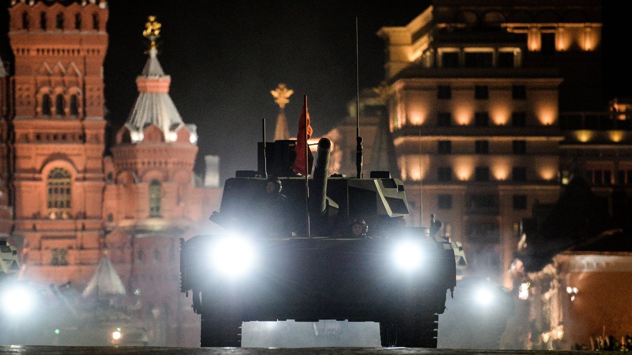 Танк Т-14 Армата на репетиции военного парада на Красной площади в Москве. 2017 год