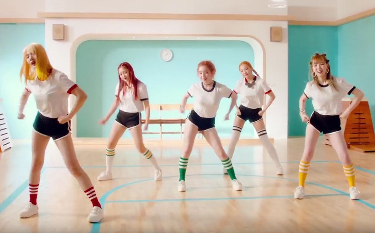 Red Velvet 레드벨벳 '러시안 룰렛 (Russian Roulette)' MV