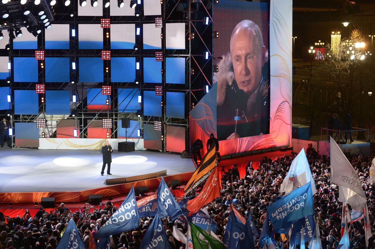 Владимир Путин на митинге-концерте на Манежной площади в Москве