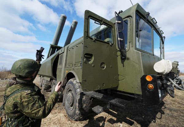 Военнослужащие во время тактических учений береговых ракетных войск Балтийского флота Военнослужащие во время тактических учений береговых ракетных войск Балтийского флота