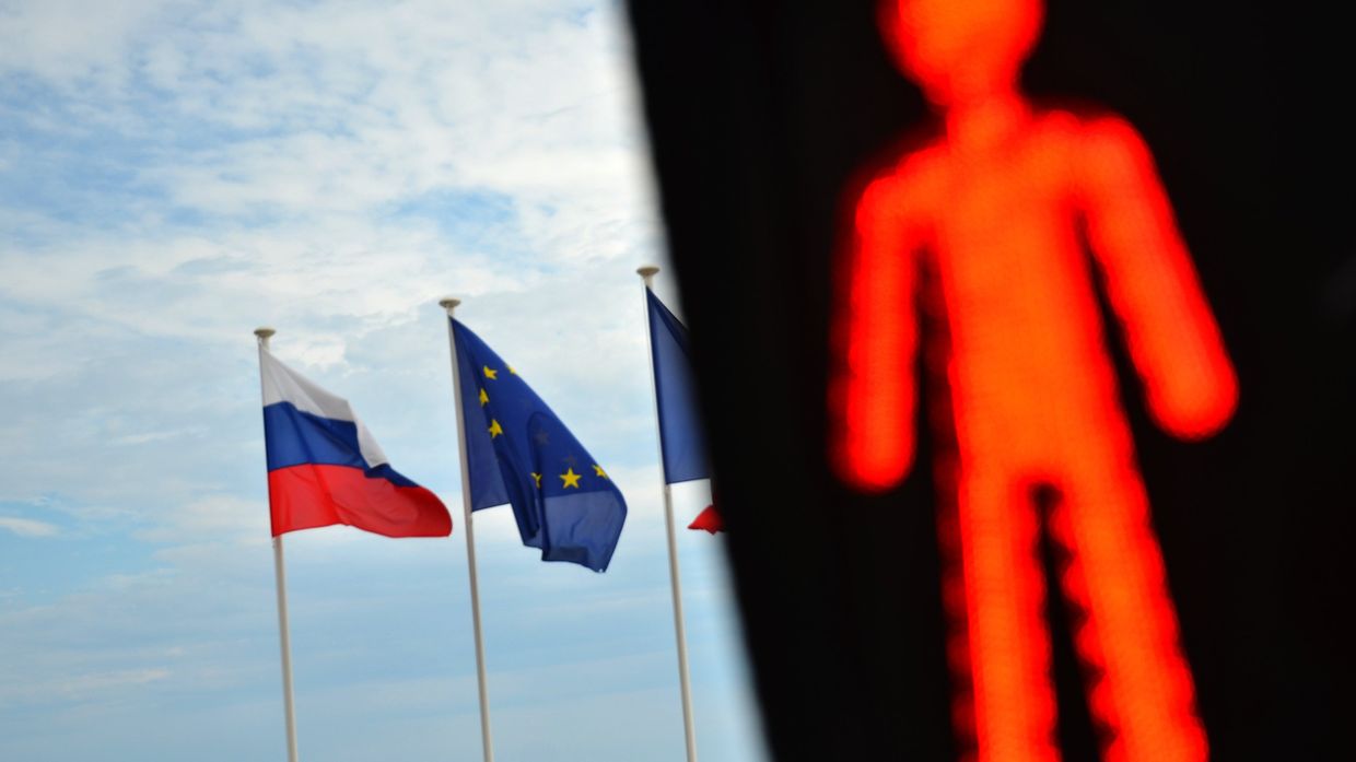 Флаги России и ЕС
