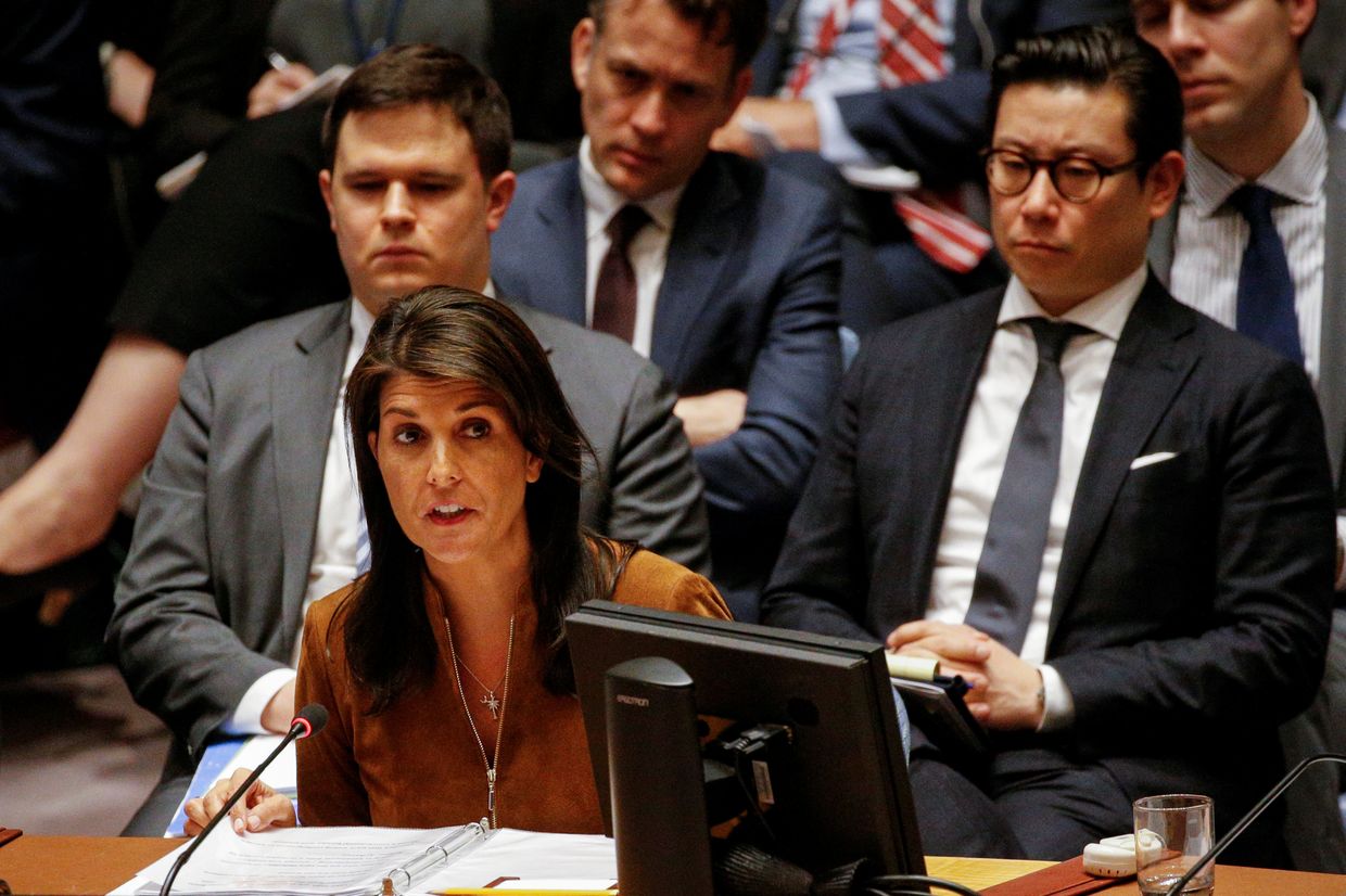 Представитель США в ООН Никки Хейли выступает на заседании Совета безопасности по Сирии в Нью-Йорке