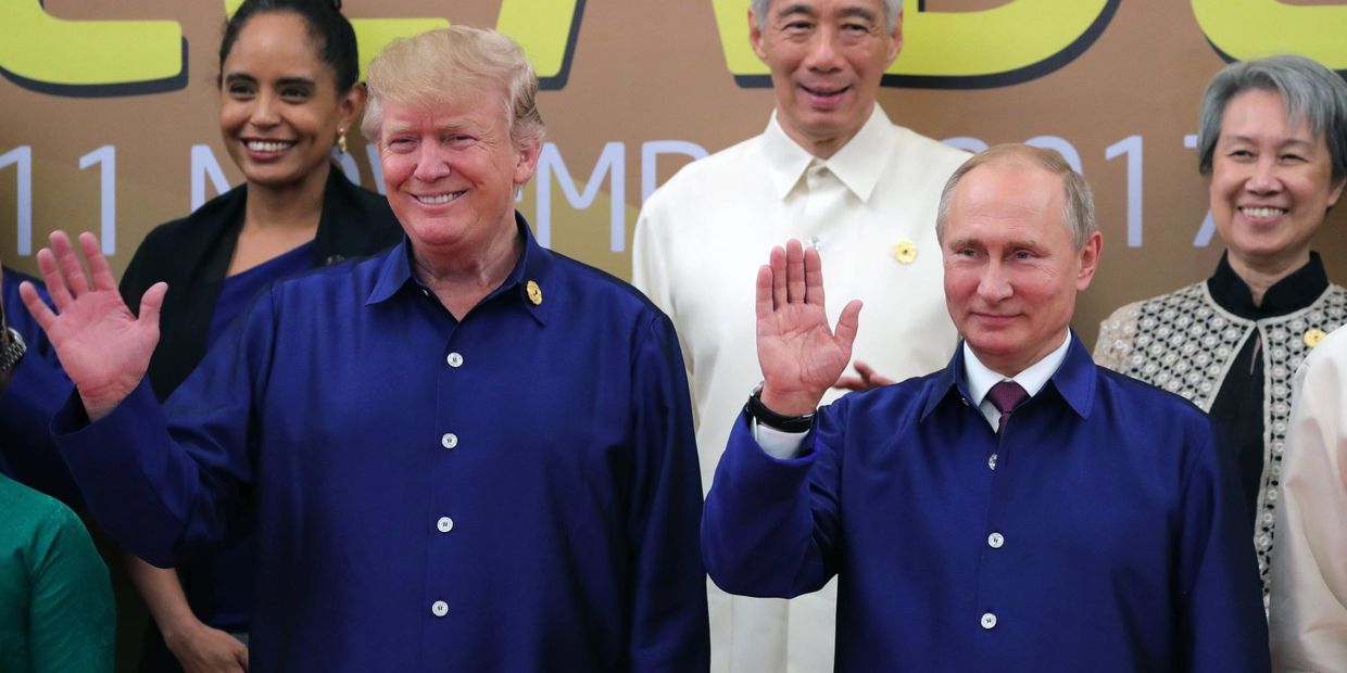 Владимир Путин и Дональд Трамп на саммите АТЭС Владимир Путин и Дональд Трамп на саммите АТЭС