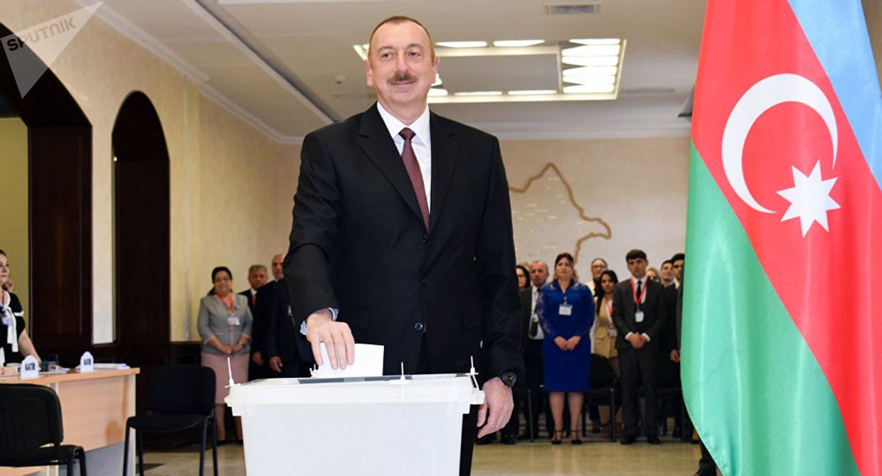 Ильхам Алиев проголосовал на выборах президента Азербайджана