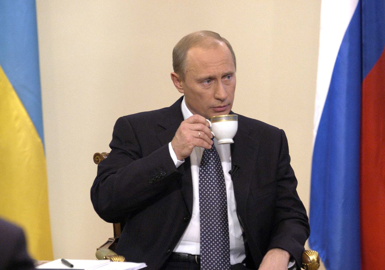 Президент России Владимир Путин во время выступления в прямом эфире украинского телевидения