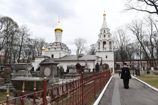 Молебен на начало чина мироварения в Малом соборе Донского монастыря