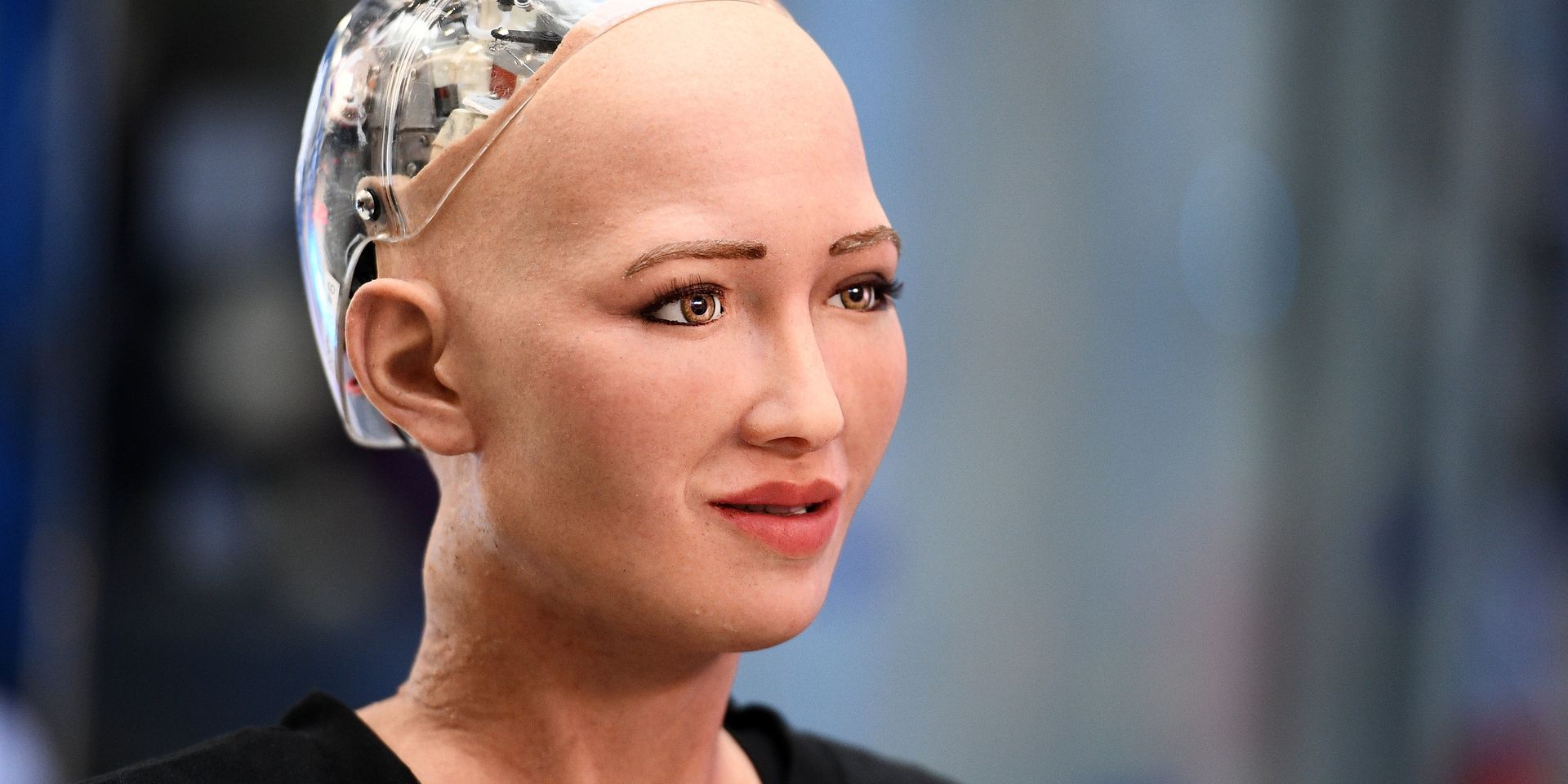 Человекоподобный робот София, разработанный специалистом фирмы Hanson Robotics Дэвидом Хэнсоном на международном форуме Открытые инновации - 2017  в Москве - ИноСМИ, 1920, 10.06.2023