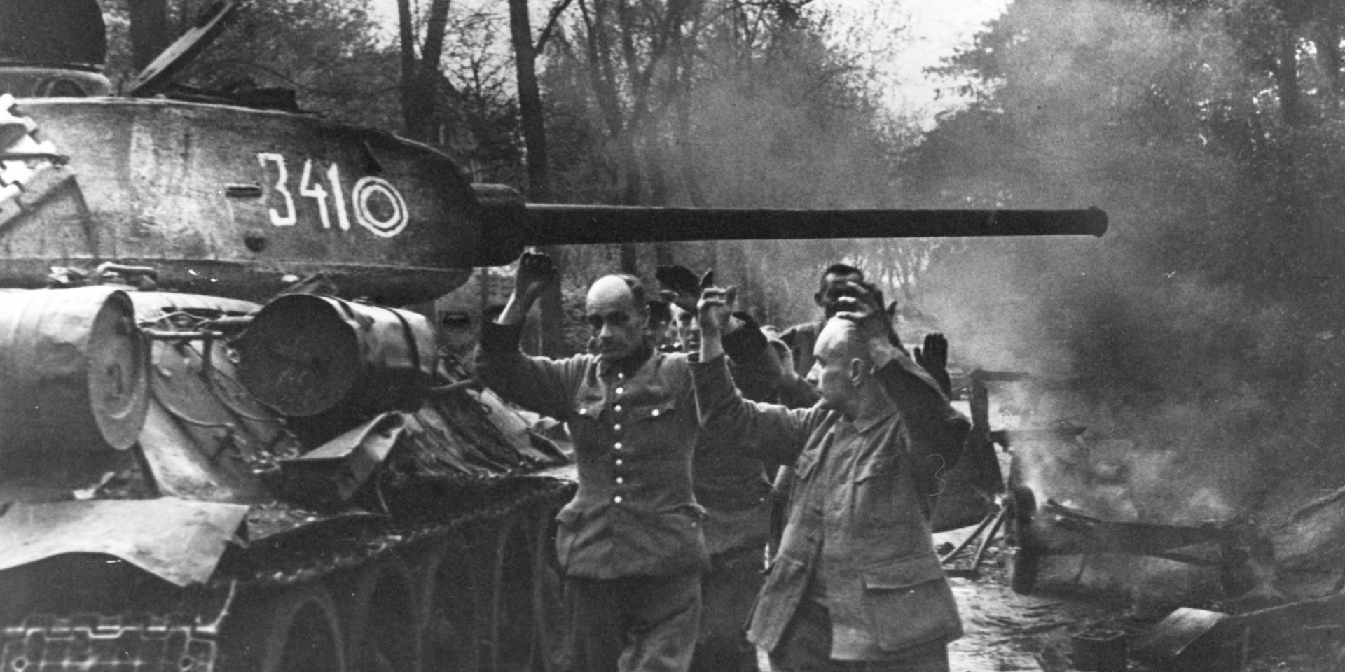 Фашисты сдаются в плен, 1945 год - ИноСМИ, 1920, 10.05.2024