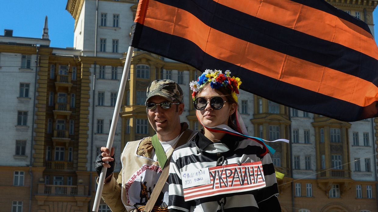 Митинг протеста против политики США на Украине