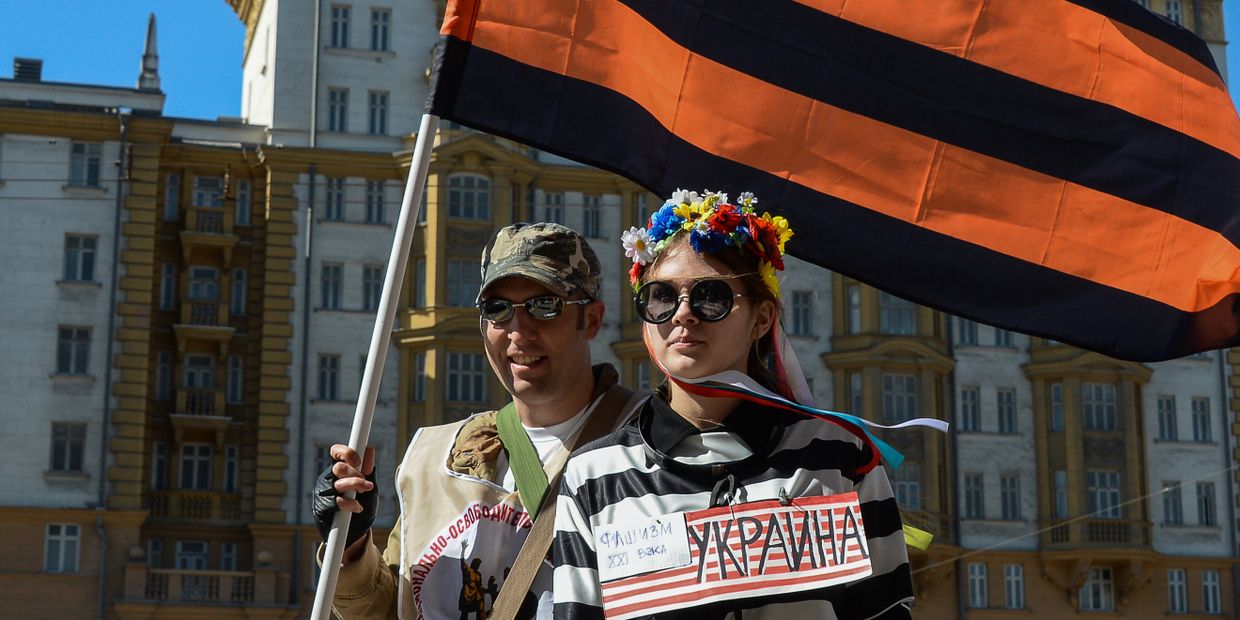 Митинг протеста против политики США на Украине Митинг протеста против политики США на Украине