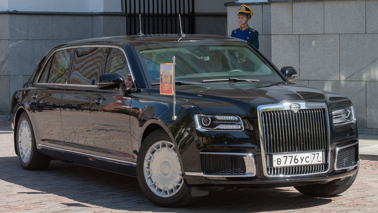 Автомобиль Aurus кортежа президента РФ
