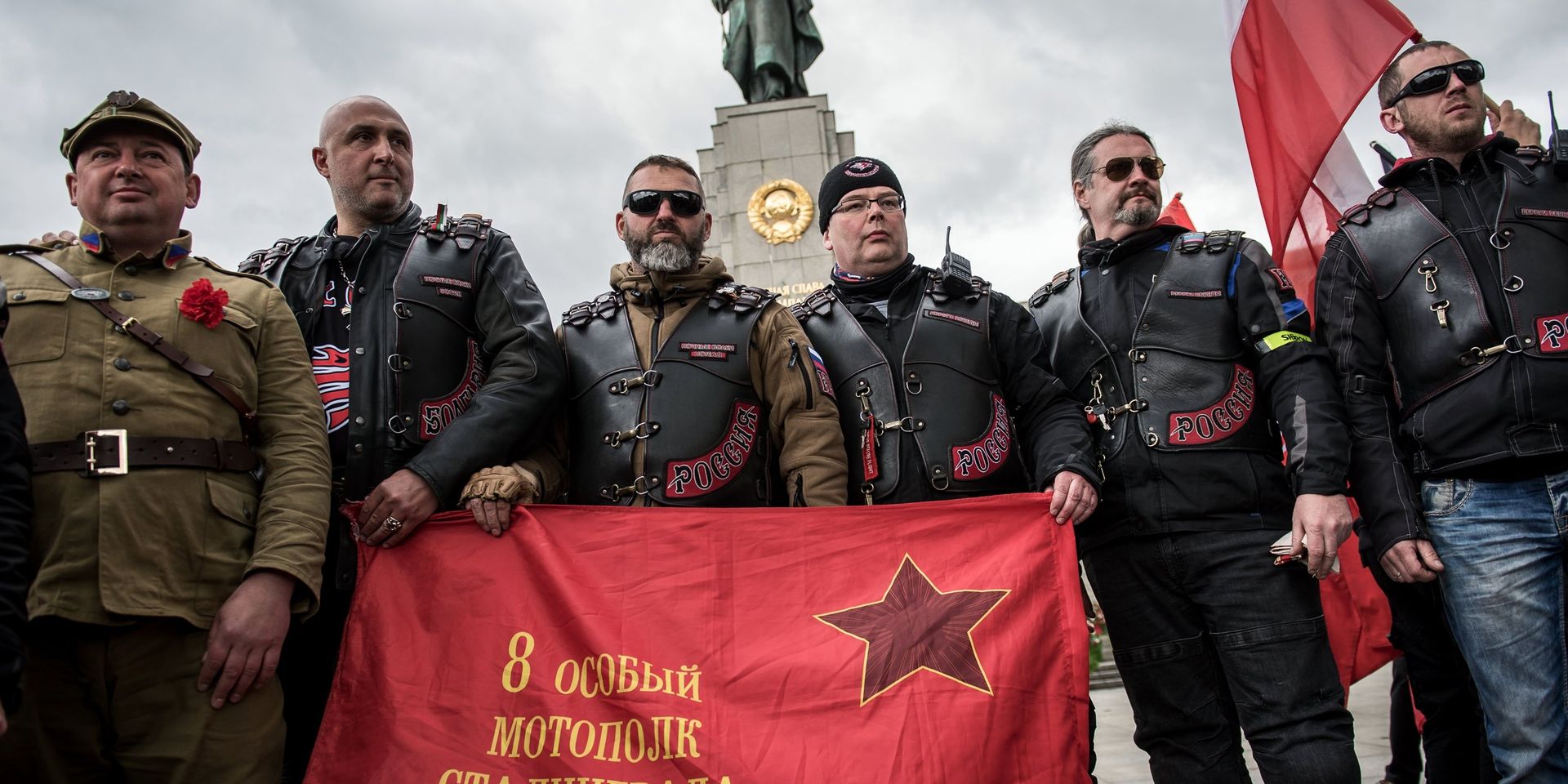 Участники мотоклуба Ночные волки у Мемориала павшим советским воинам в Тиргартене в Берлине - ИноСМИ, 1920, 09.05.2024