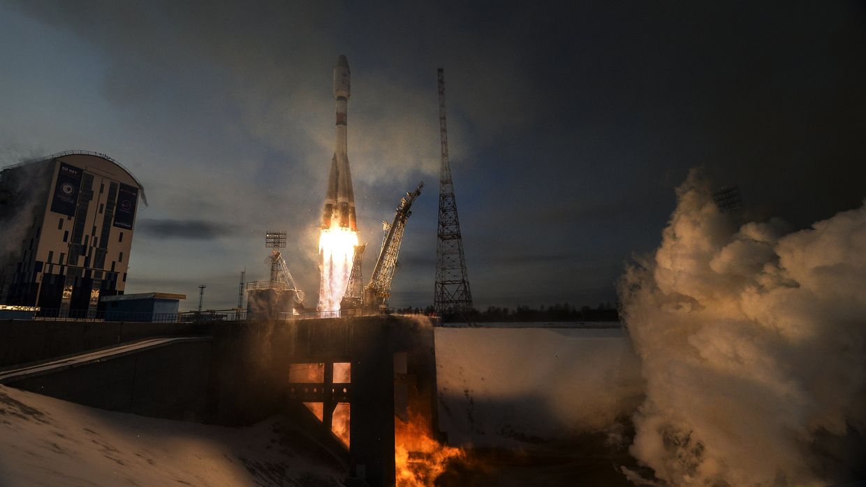 Старт ракеты-носителя Союз-2.1б с космическим аппаратом Метеор №2-1 с космодрома Восточный. 28 ноября 2017