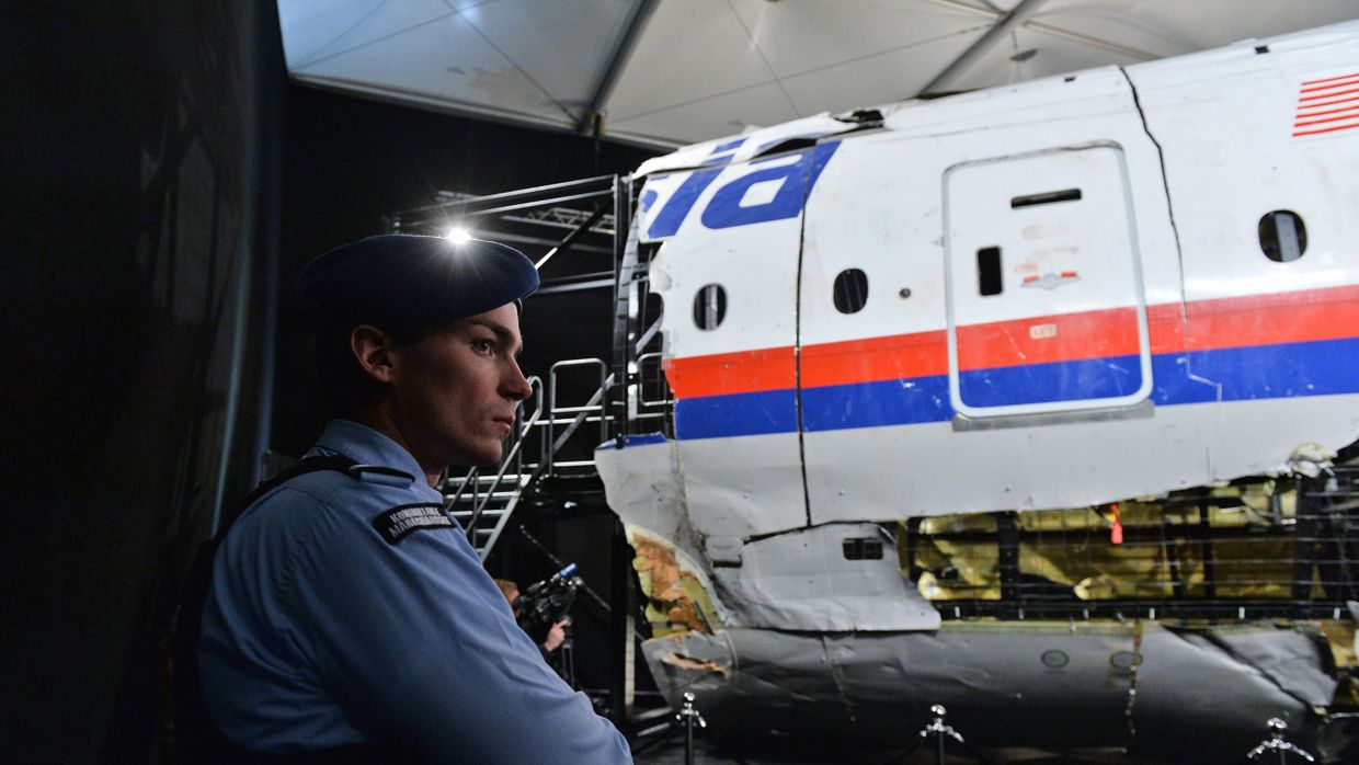 Обломки самолета Boeing 777 Malaysia Airlines (рейс MH17) в Нидерландах