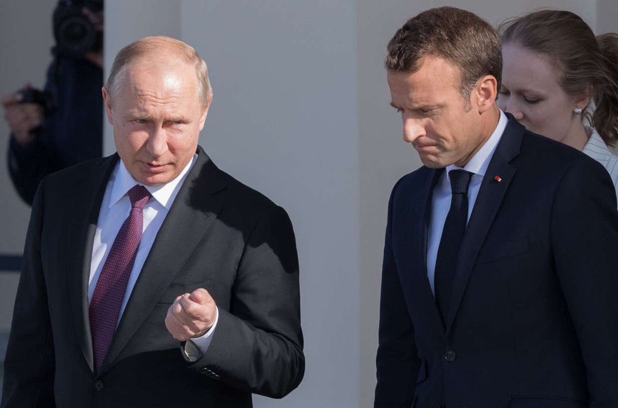 Президент РФ Владимир Путин и президент Франции Эмманюэль Макрон на полях Петербургского международного экономического форума - 2018. 24 мая 2018 Президент РФ Владимир Путин и президент Франции Эмманюэль Макрон на полях Петербургского международного экономического форума - 2018. 24 мая 2018