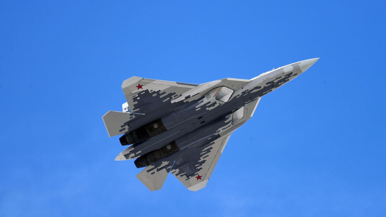 Многофункциональный истребитель пятого поколения Су-57