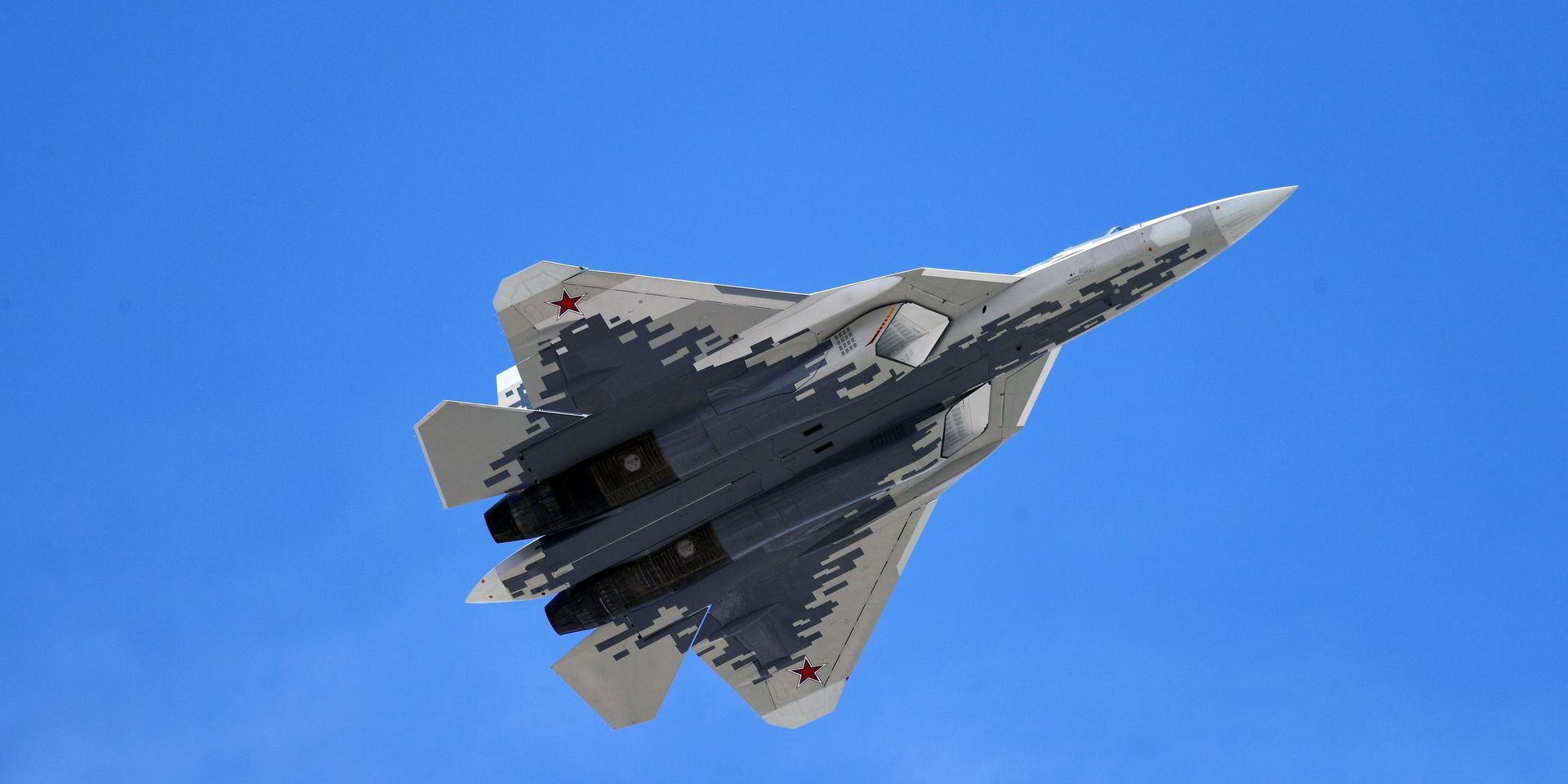Многофункциональный истребитель пятого поколения Су-57 - ИноСМИ, 1920, 23.12.2025