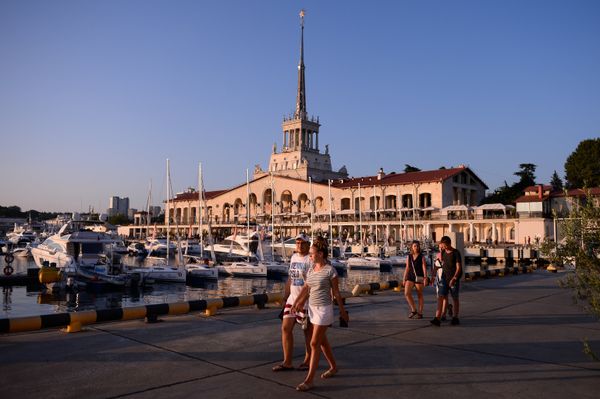 Вид на здание Морского вокзала в Сочи