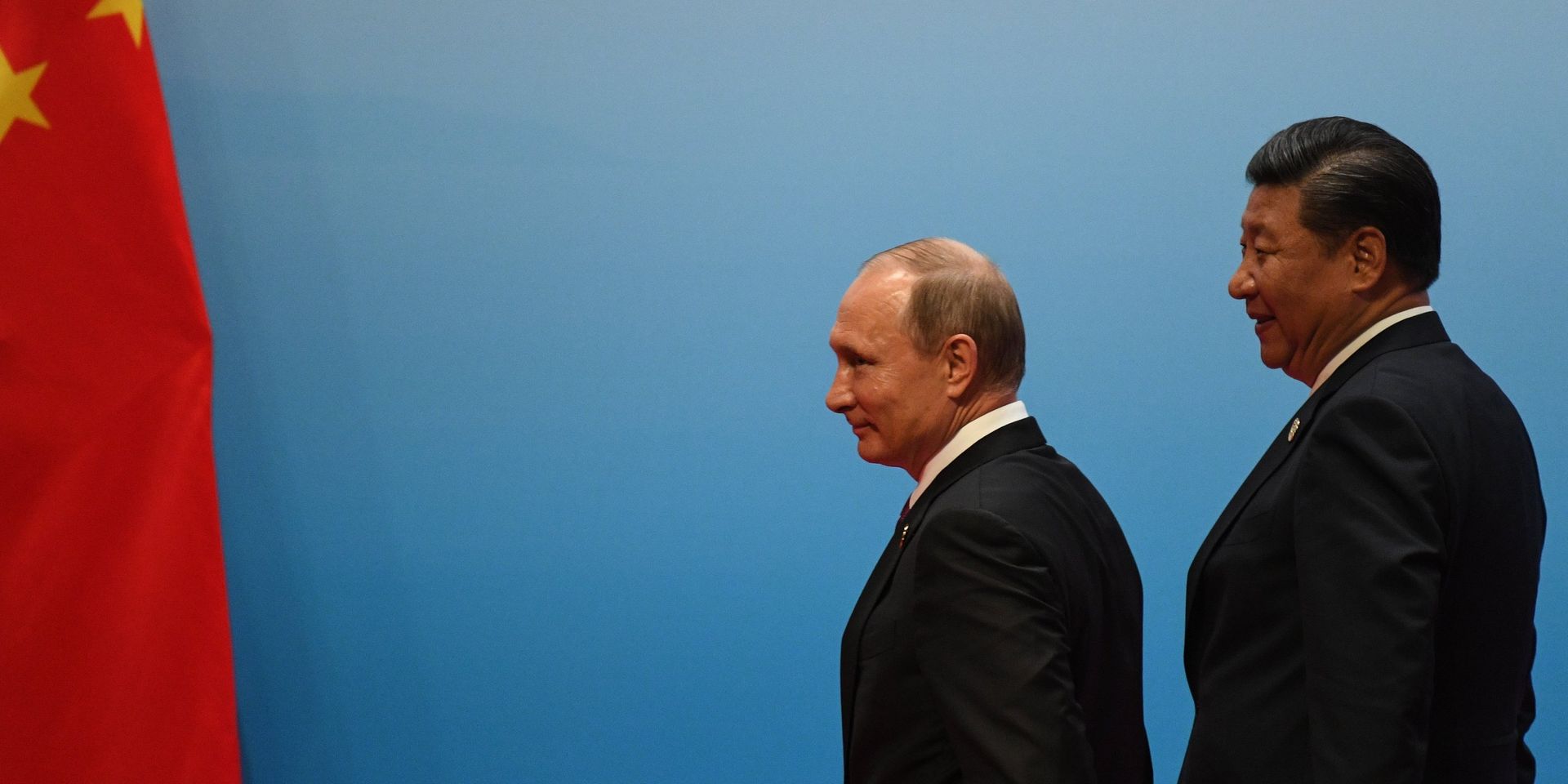 Президент РФ Владимир Путин и председатель КНР Си Цзиньпин во время встречи лидеров БРИКС. 4 сентября 2017 - ИноСМИ, 1920, 27.12.2020