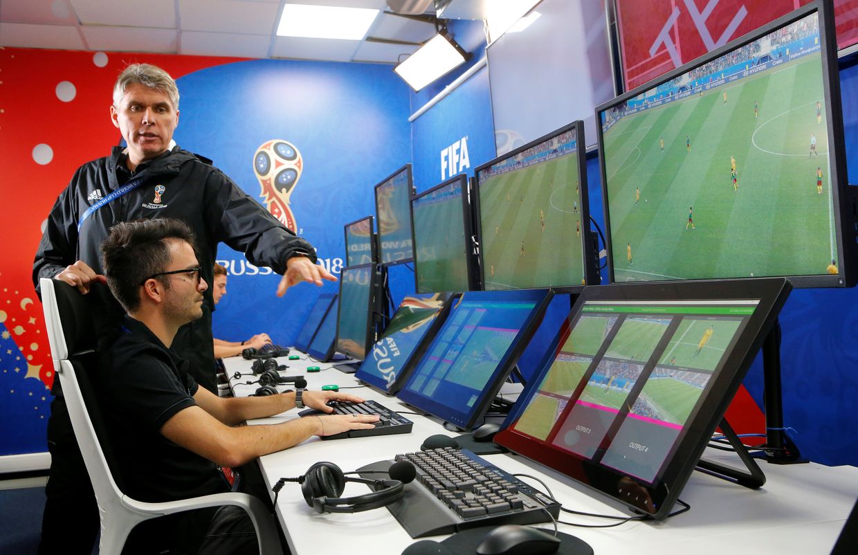 Демонстрация системы VAR (Video Assistant Referee) в Москве